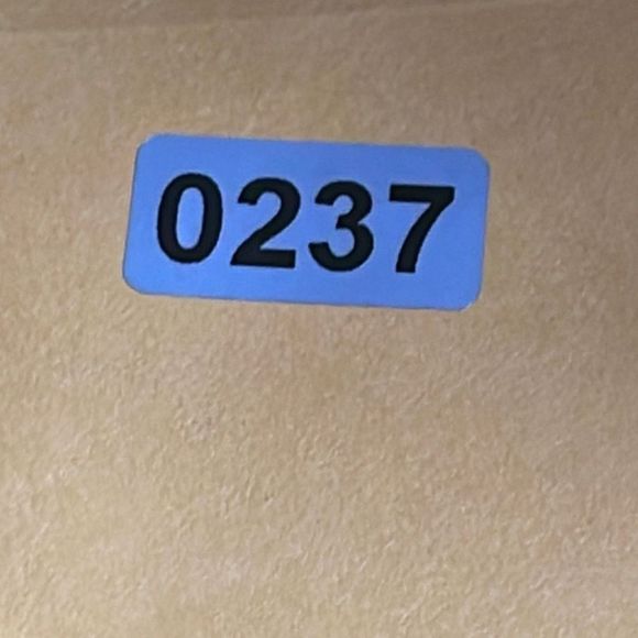 Vintage golden hummingbird in flight brooch - Picture 7 of 7